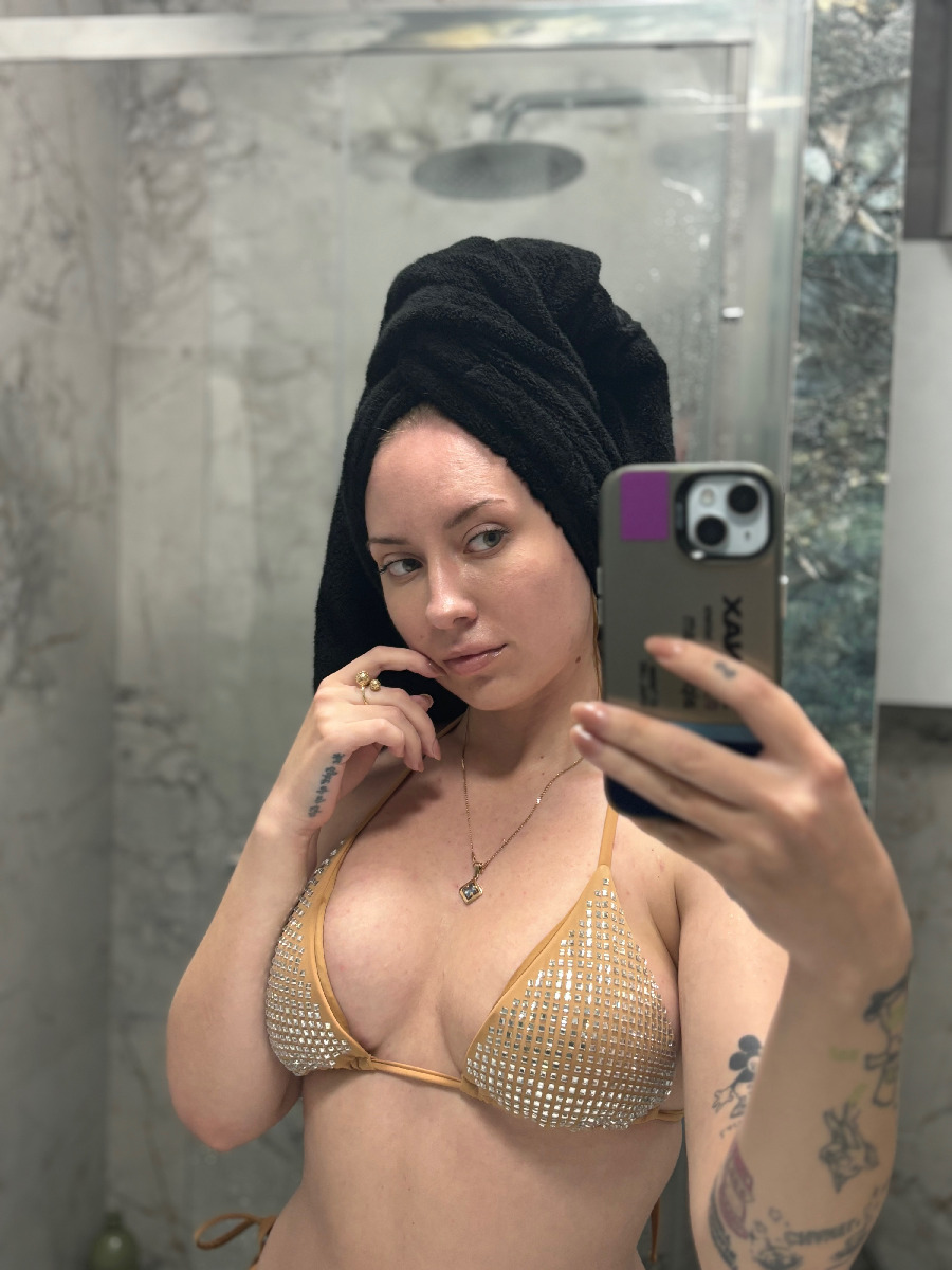 Nude girl KateV in Monte Carlo