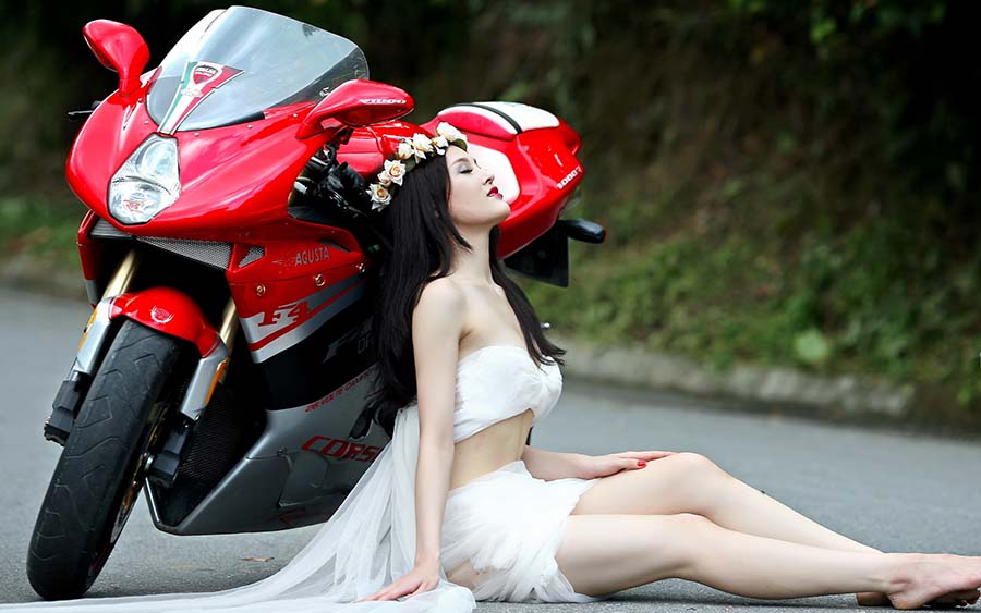 Beautiful girls and motorcycles in Monte Carlo