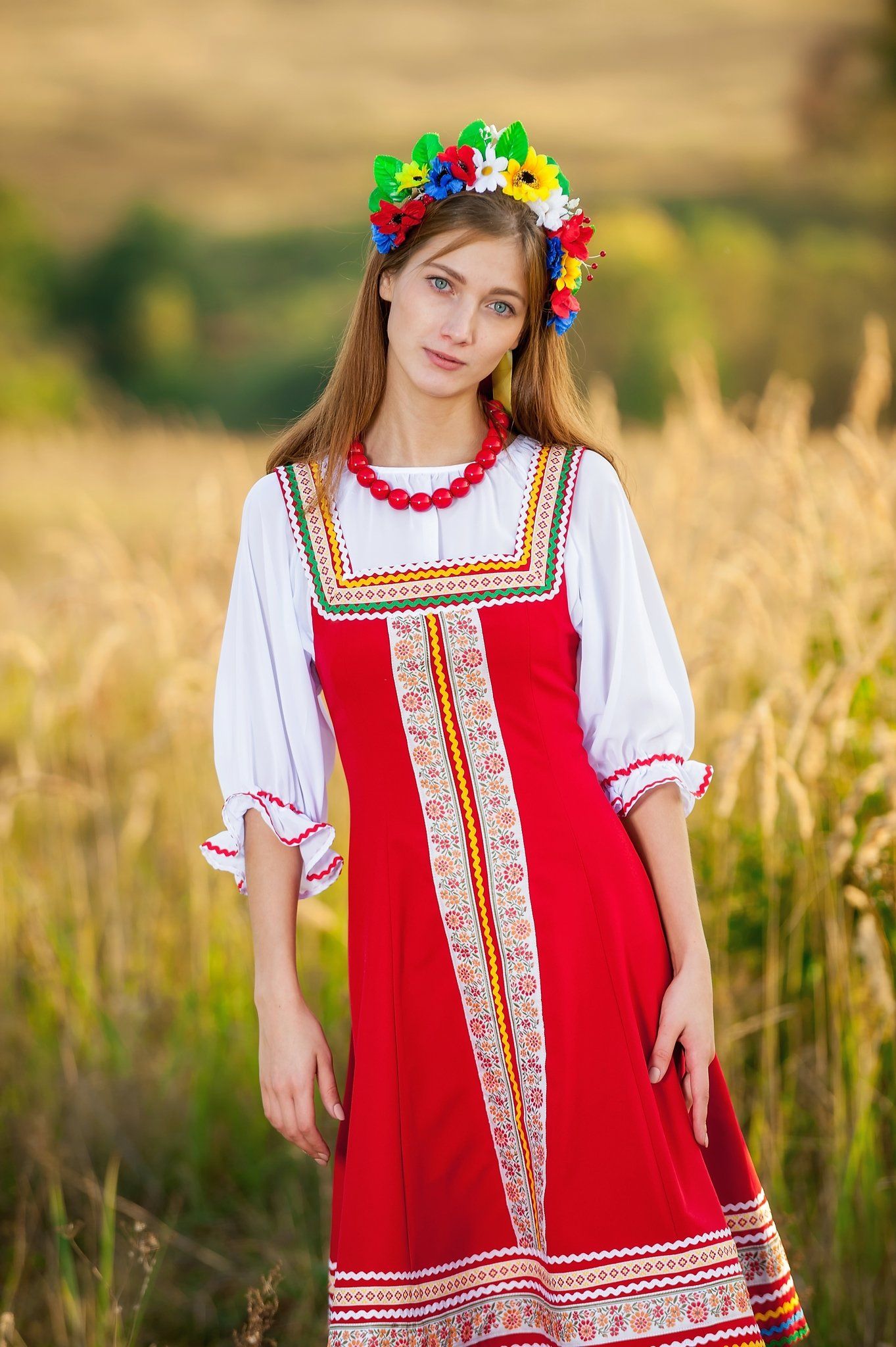 Women in Slavic costumes in Monte Carlo