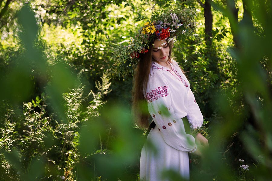 Girls in Slavic costumes 