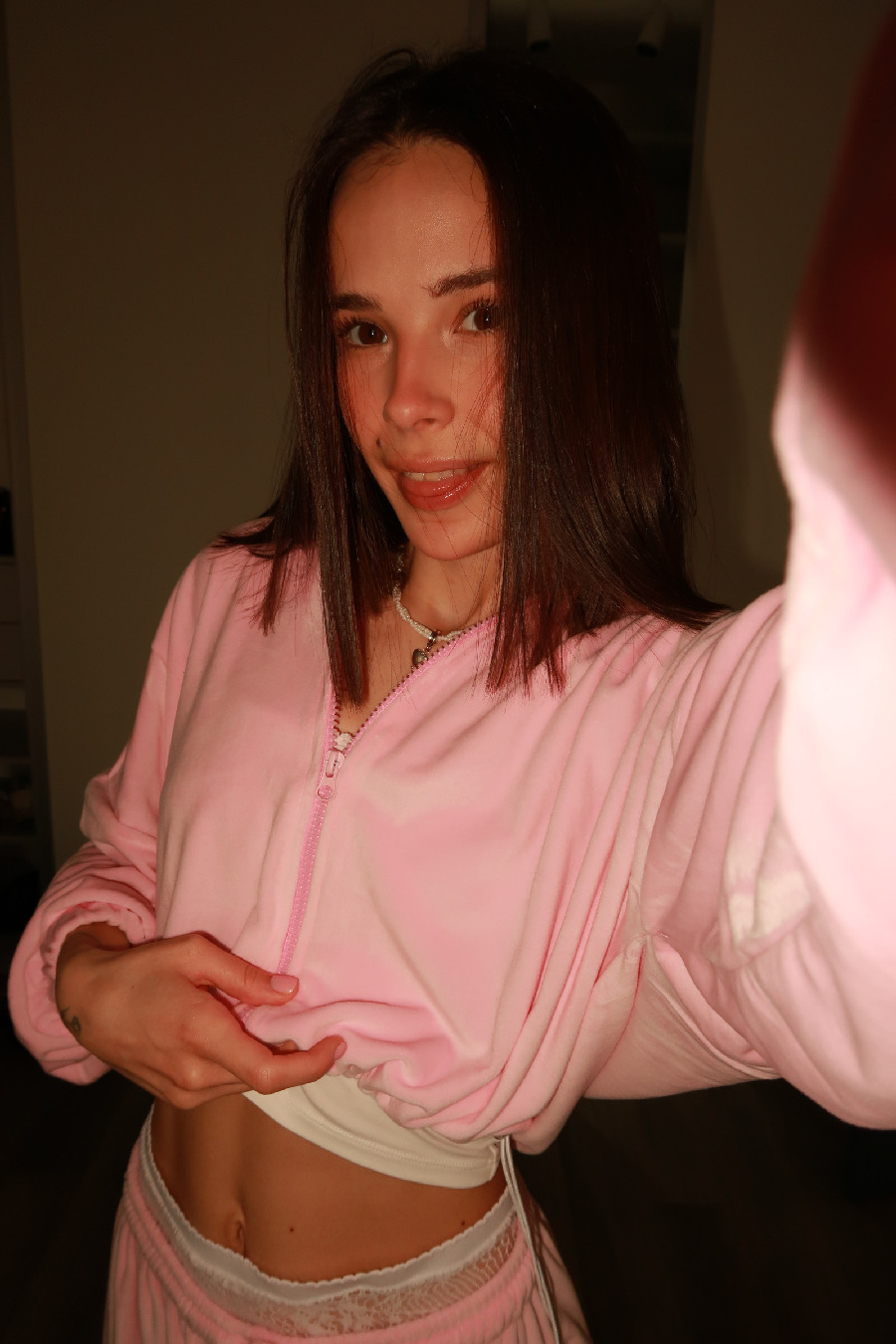 Tina brings the glow — live moments in Monte Carlo